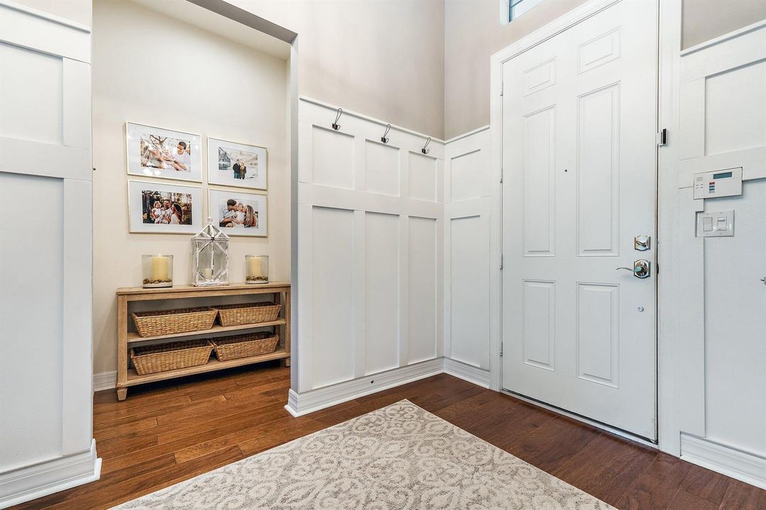 Foyer Into 2nd Bedroom