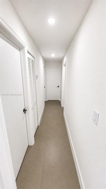 Active With Contract: $3,000 (3 beds, 2 baths, 975 Square Feet)