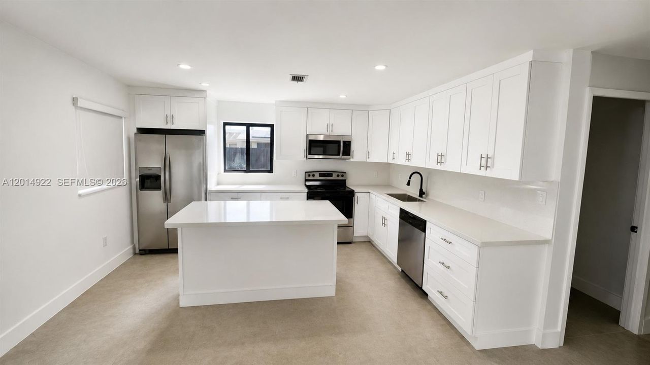 Active With Contract: $3,000 (3 beds, 2 baths, 975 Square Feet)