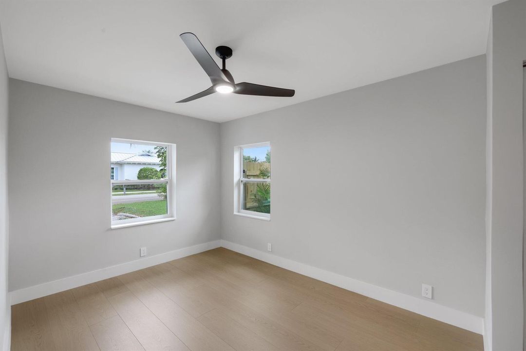 275 Northeast 16th St - 40.jpg-SMALL