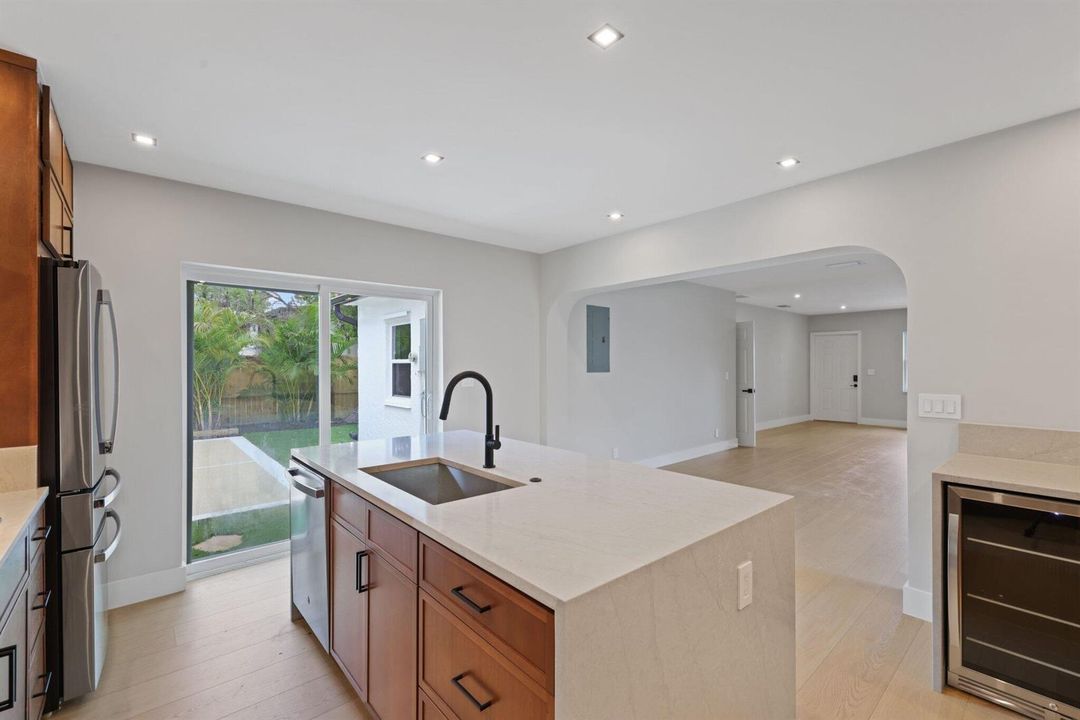 275 Northeast 16th St - 33.jpg-SMALL