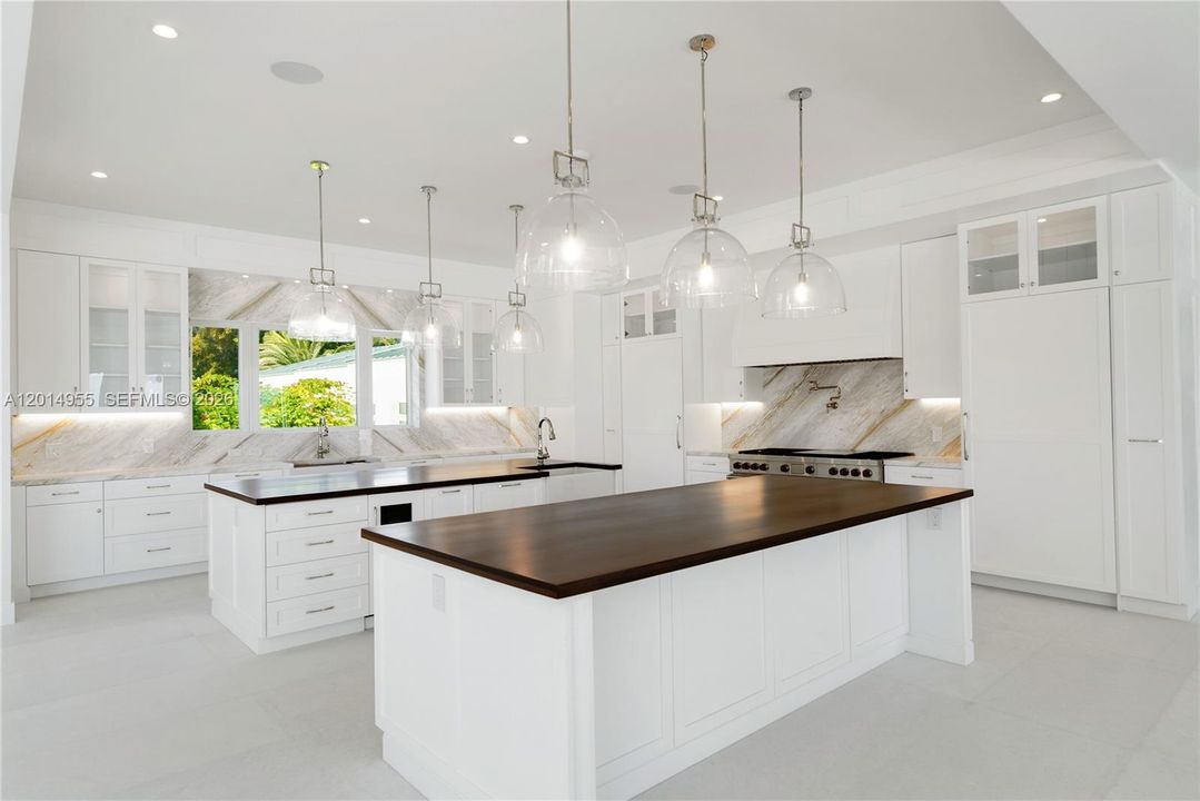 For Sale: $27,000,000 (5 beds, 6 baths, 8200 Square Feet)