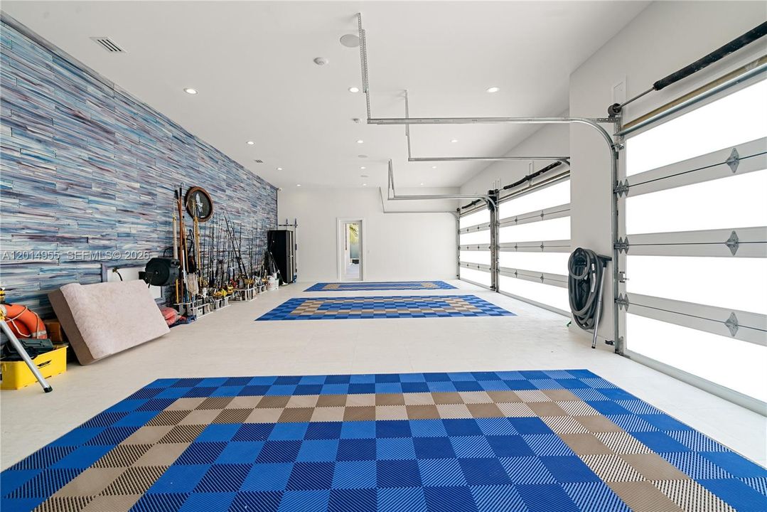 For Sale: $27,000,000 (5 beds, 6 baths, 8200 Square Feet)
