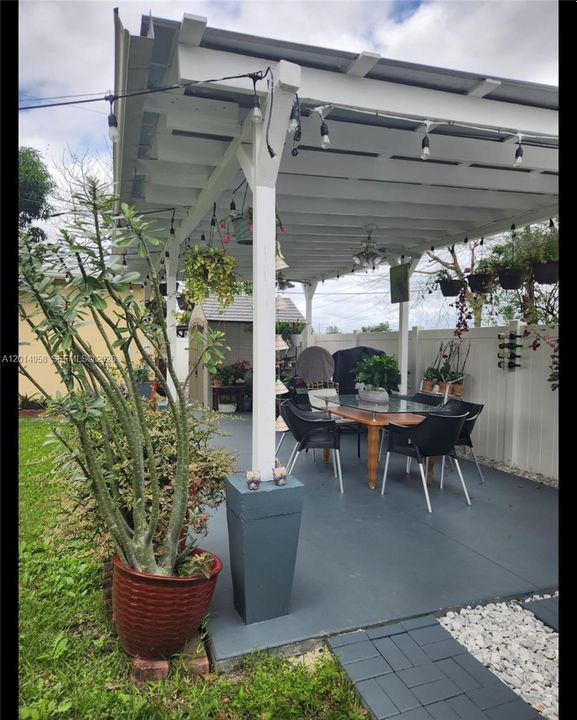En Renta: $900 (4 camas, 2 baños, 1420 Pies cuadrados)