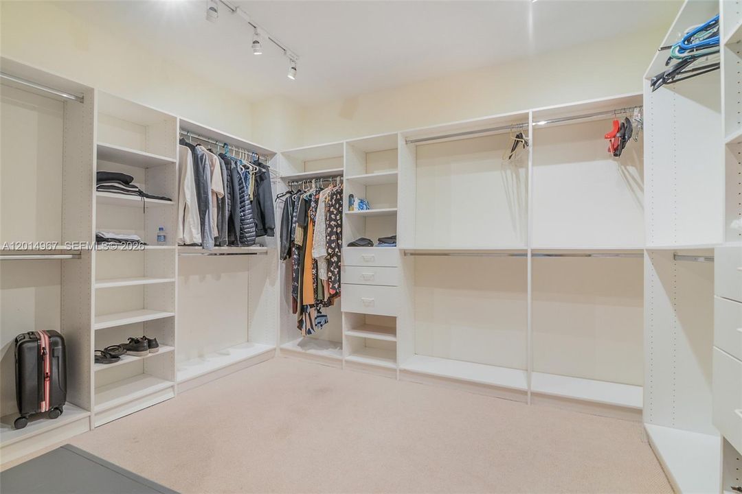 For Sale: $3,500,000 (2 beds, 2 baths, 2160 Square Feet)