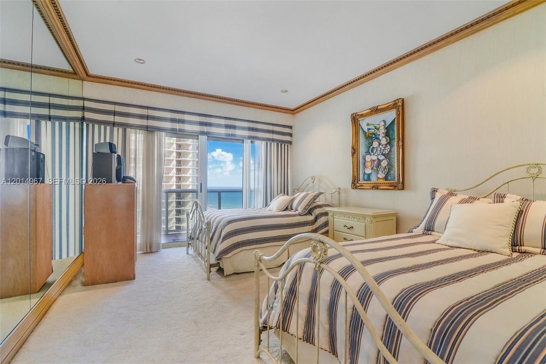For Sale: $3,500,000 (2 beds, 2 baths, 2160 Square Feet)