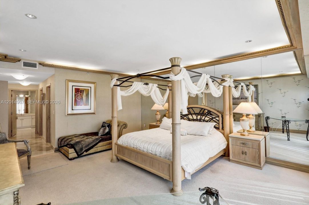 For Sale: $3,500,000 (2 beds, 2 baths, 2160 Square Feet)