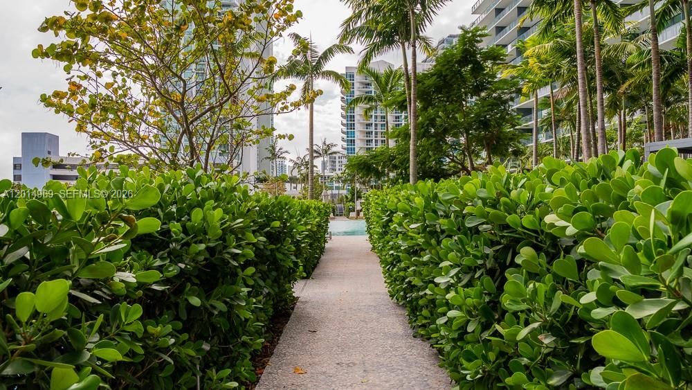 Active With Contract: $5,800 (2 beds, 3 baths, 1175 Square Feet)