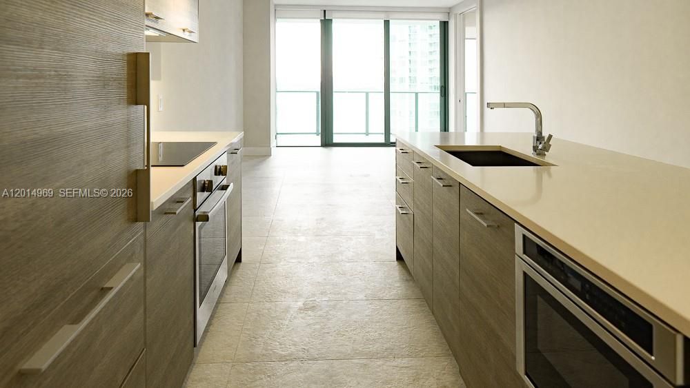 Active With Contract: $5,800 (2 beds, 3 baths, 1175 Square Feet)