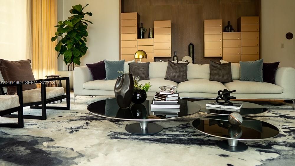 Active With Contract: $5,800 (2 beds, 3 baths, 1175 Square Feet)
