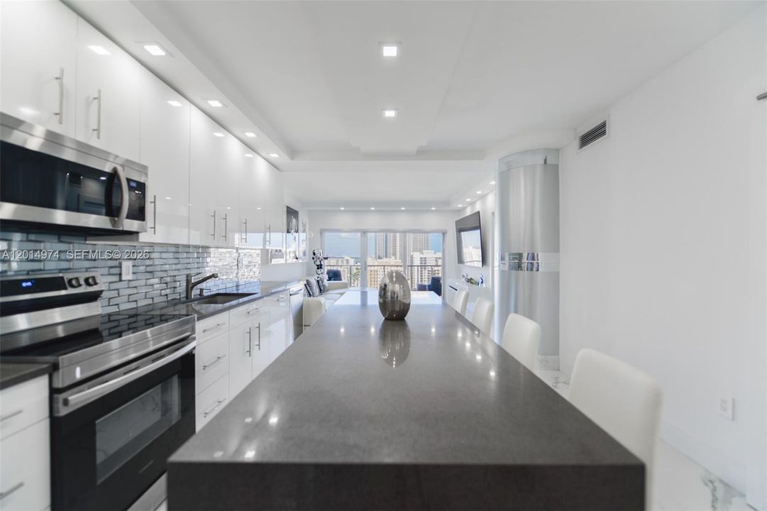 En Venta: $590,000 (1 camas, 1 baños, 870 Pies cuadrados)