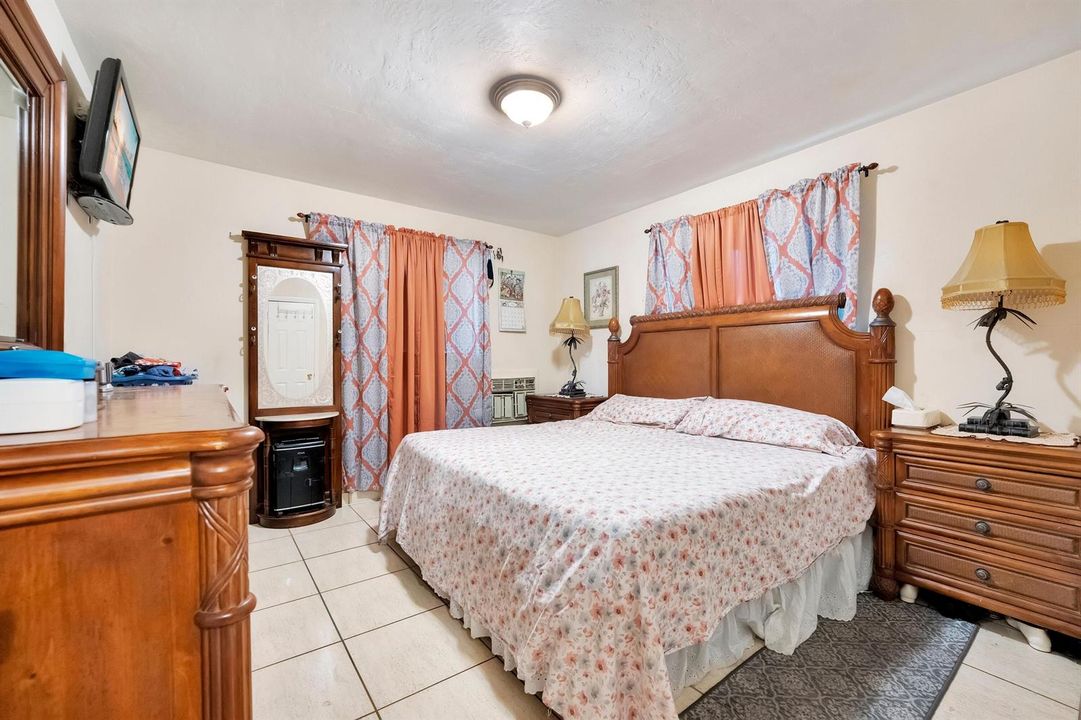 014_trevisuality_745_nw_46th_st-14_191