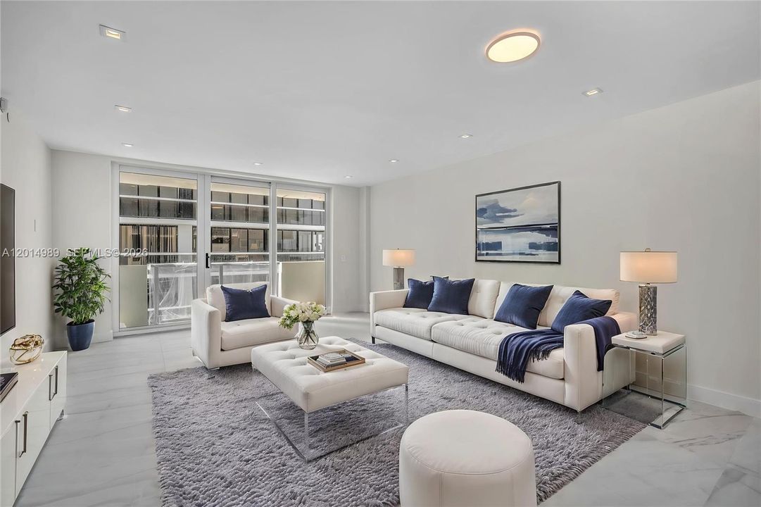 For Sale: $1,199,000 (2 beds, 2 baths, 927 Square Feet)