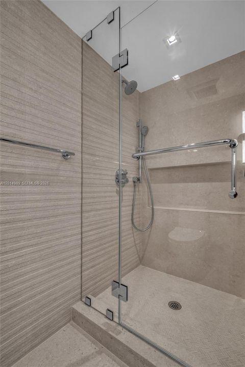For Sale: $1,199,000 (2 beds, 2 baths, 927 Square Feet)