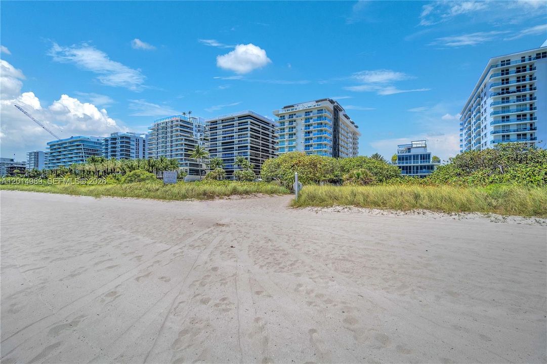 For Sale: $1,199,000 (2 beds, 2 baths, 927 Square Feet)