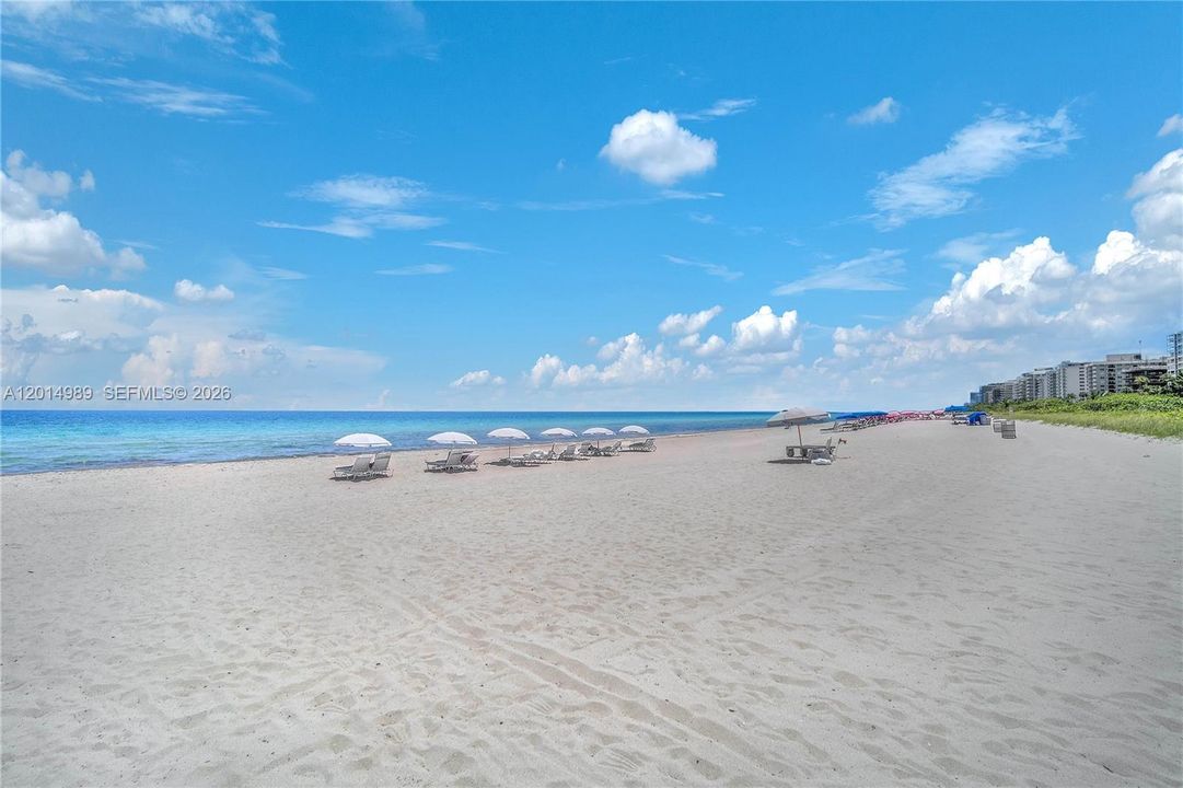 For Sale: $1,199,000 (2 beds, 2 baths, 927 Square Feet)