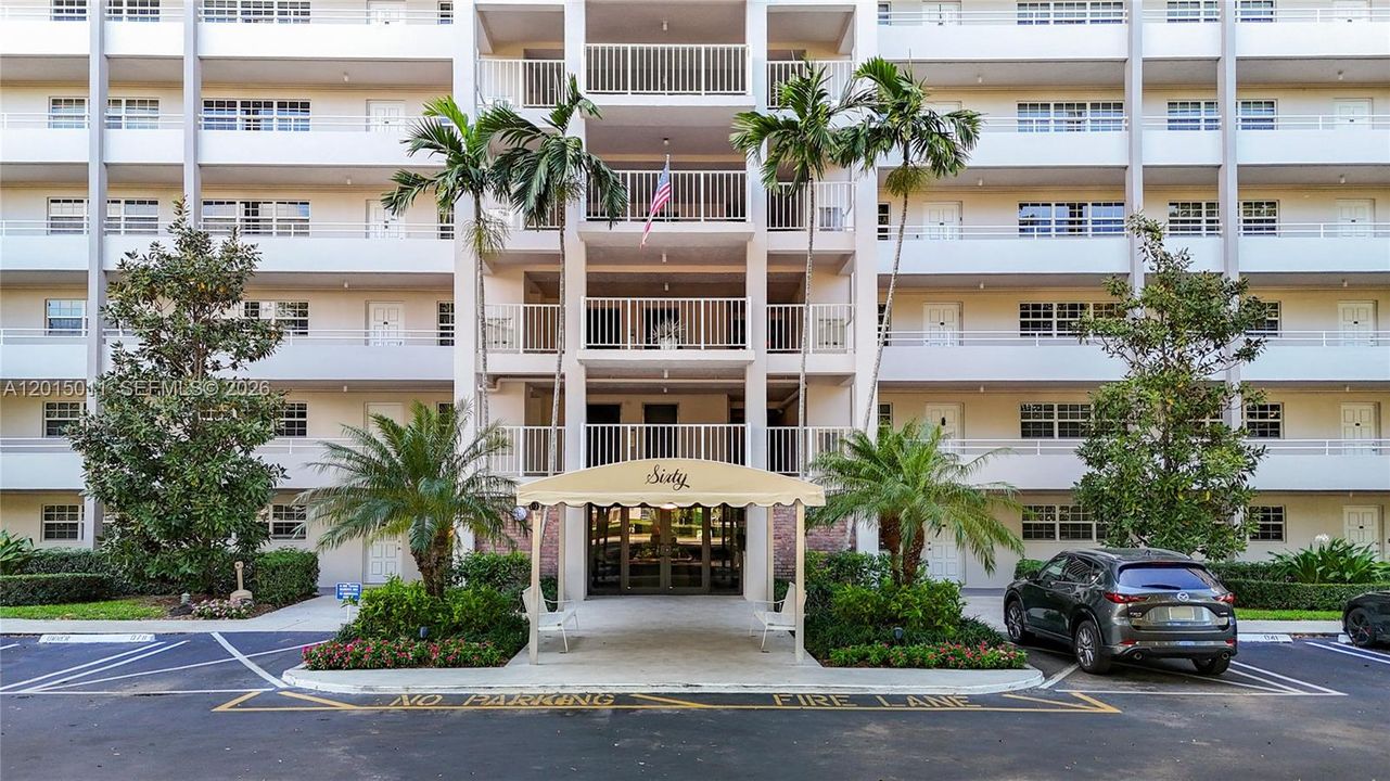Active With Contract: $1,900 (2 beds, 2 baths, 1064 Square Feet)