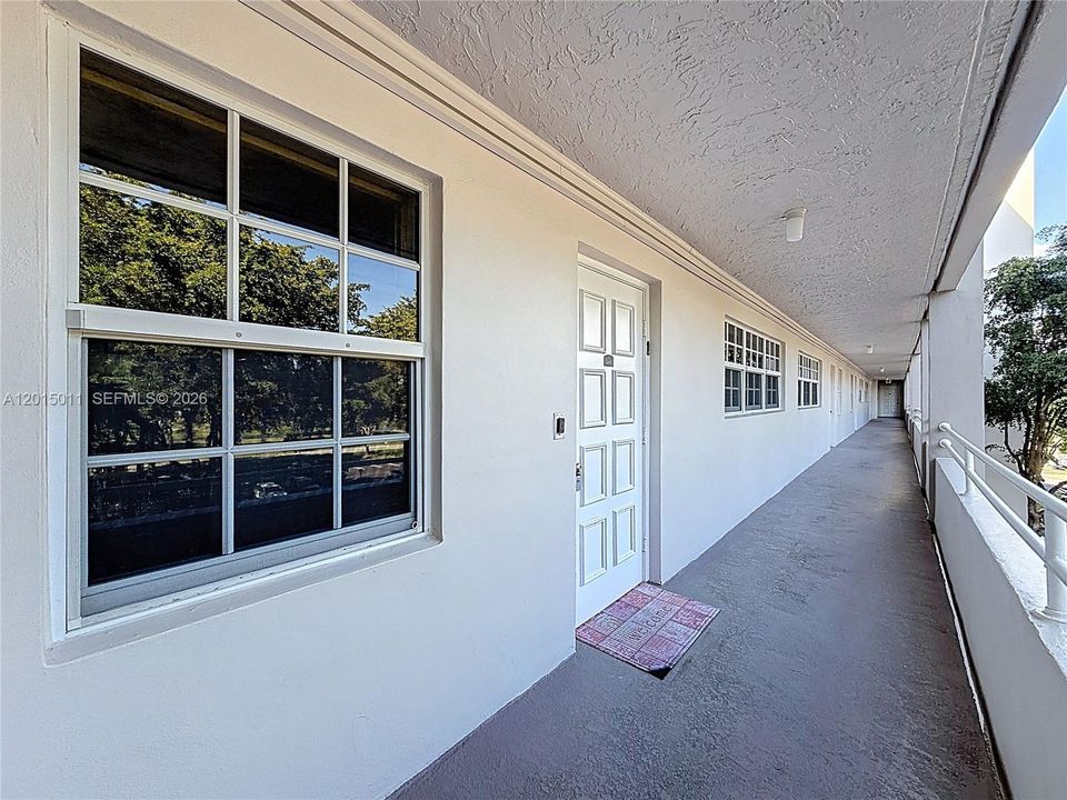 Active With Contract: $1,900 (2 beds, 2 baths, 1064 Square Feet)