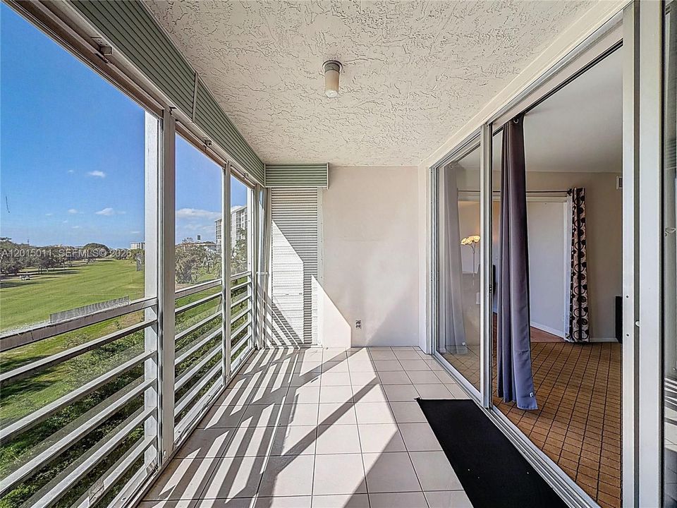 Active With Contract: $1,900 (2 beds, 2 baths, 1064 Square Feet)