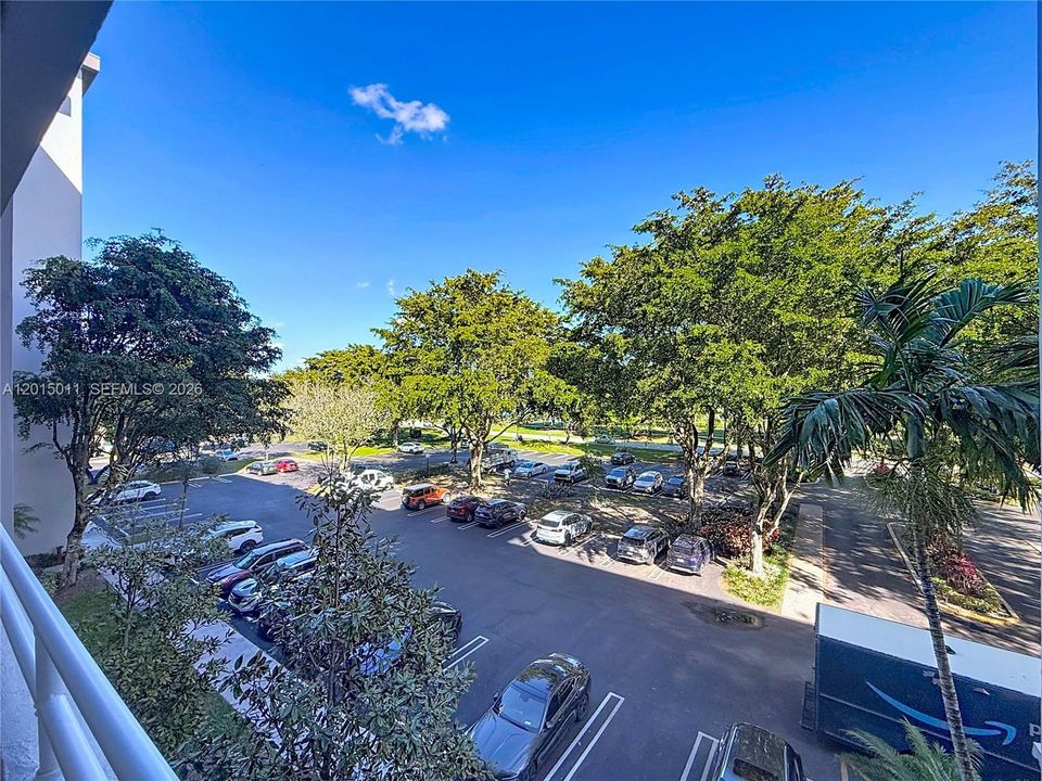 Active With Contract: $1,900 (2 beds, 2 baths, 1064 Square Feet)