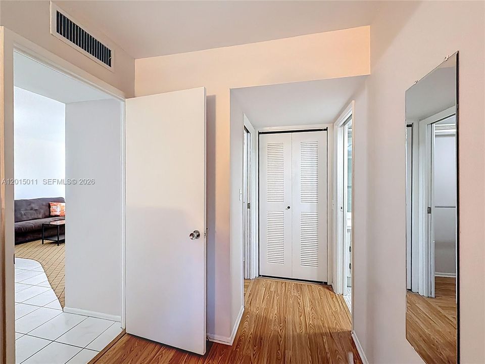 Active With Contract: $1,900 (2 beds, 2 baths, 1064 Square Feet)
