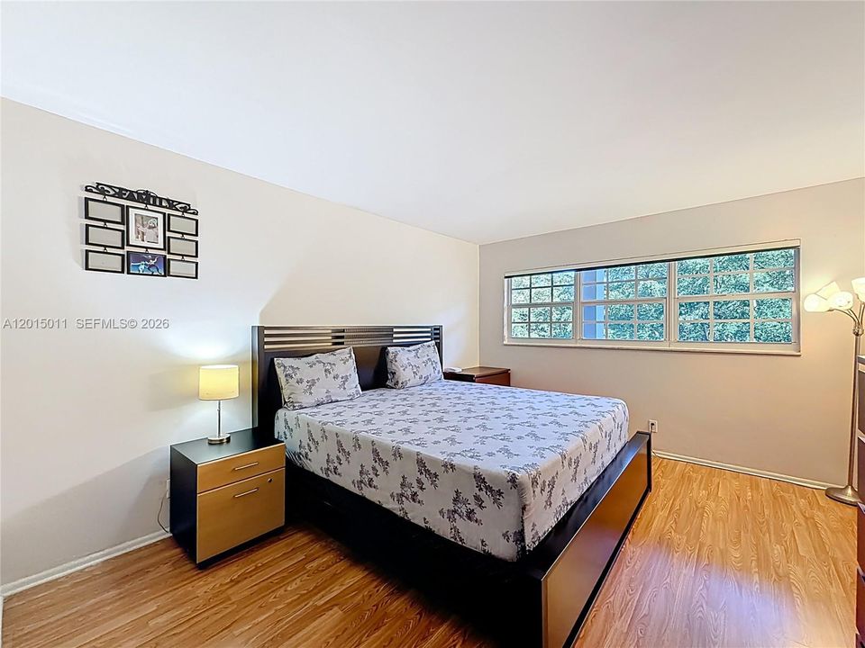Active With Contract: $1,900 (2 beds, 2 baths, 1064 Square Feet)