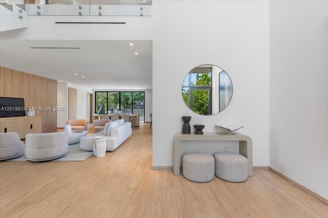 For Sale: $2,945,000 (5 beds, 5 baths, 3679 Square Feet)
