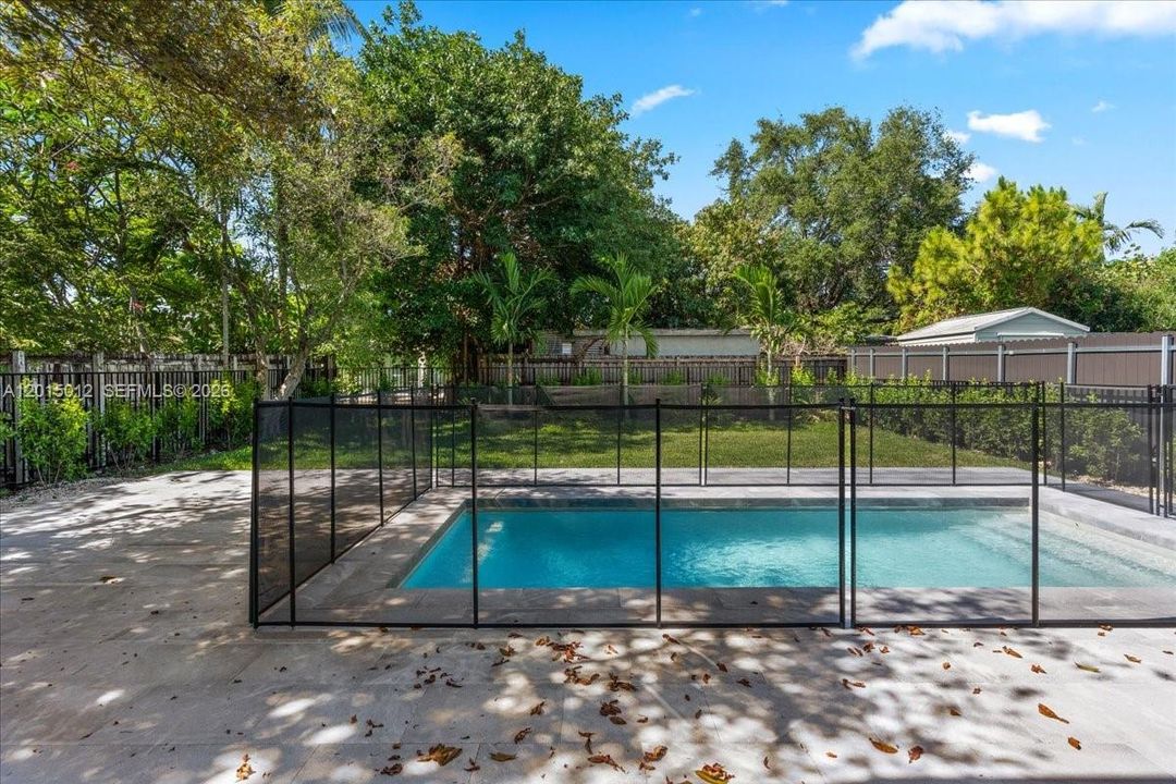 For Sale: $2,945,000 (5 beds, 5 baths, 3679 Square Feet)