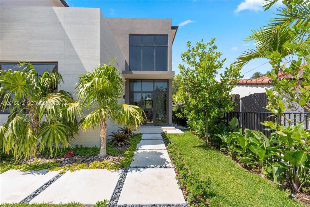 For Sale: $2,945,000 (5 beds, 5 baths, 3679 Square Feet)