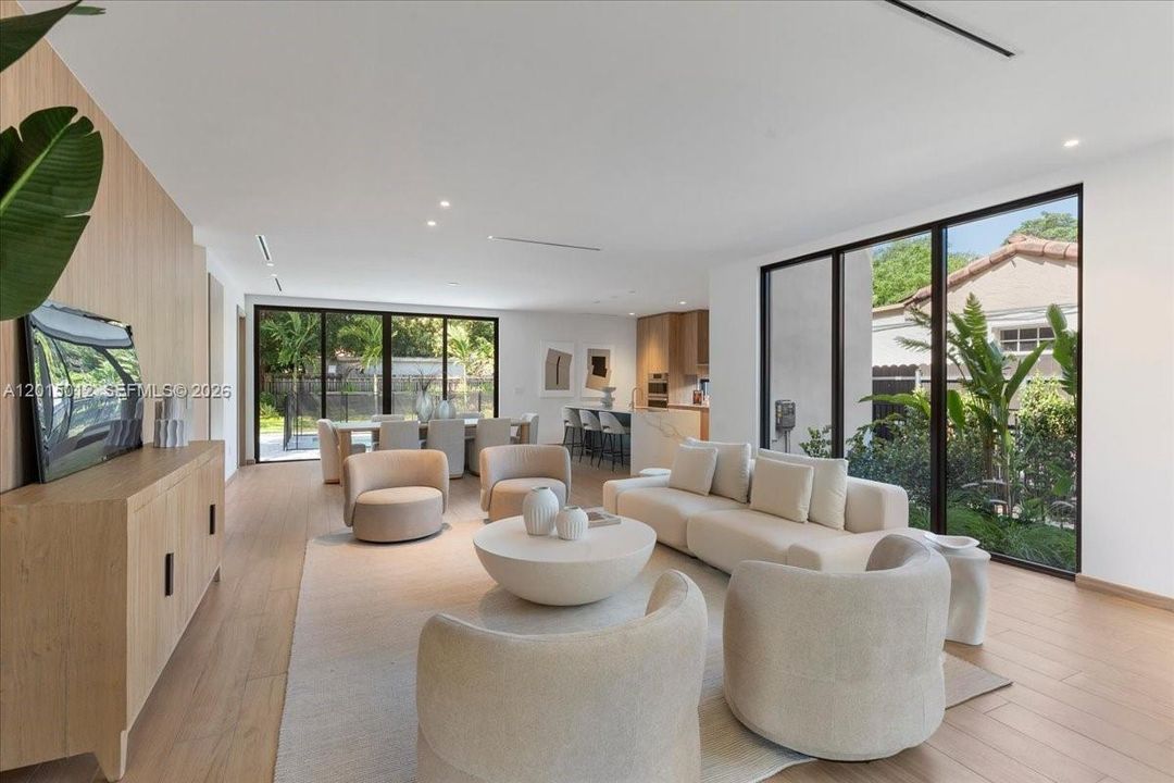 For Sale: $2,945,000 (5 beds, 5 baths, 3679 Square Feet)