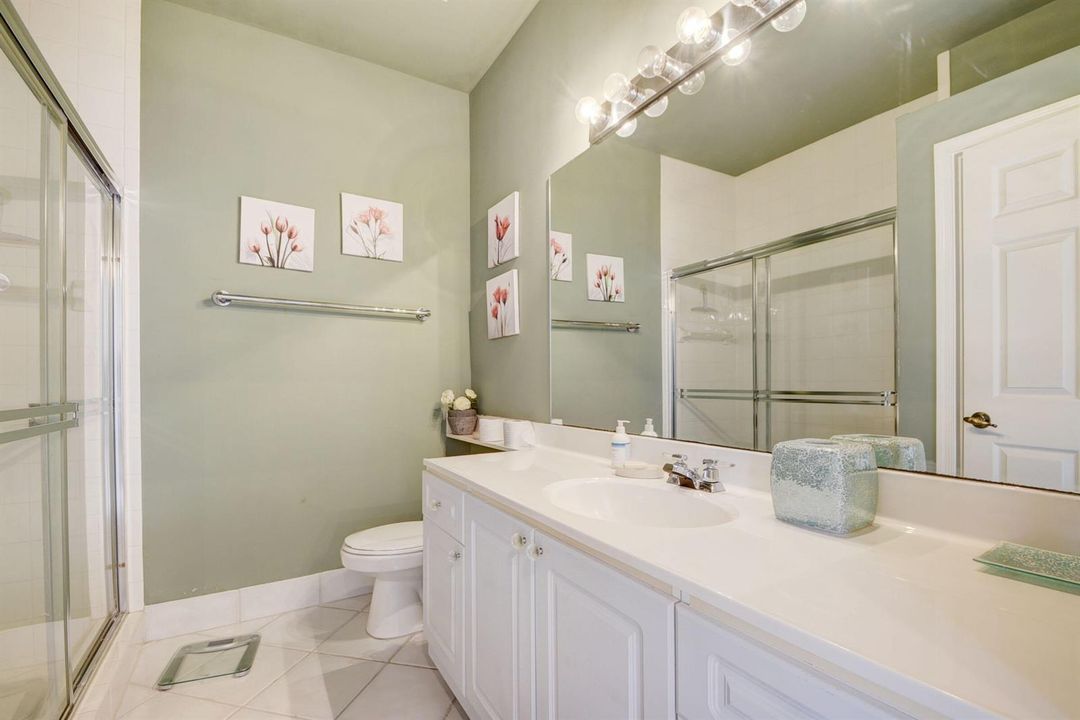 2nd Bathroom