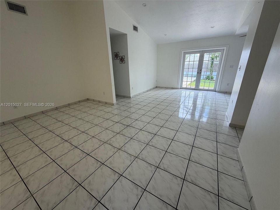 Active With Contract: $3,250 (4 beds, 2 baths, 1766 Square Feet)