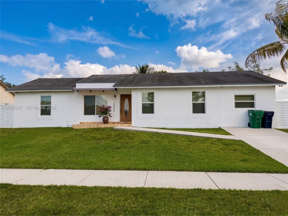 Active With Contract: $3,250 (4 beds, 2 baths, 1766 Square Feet)