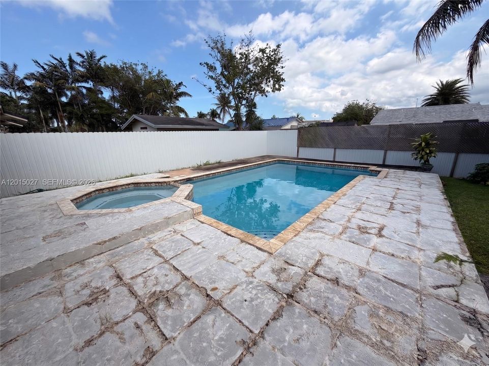 Active With Contract: $3,250 (4 beds, 2 baths, 1766 Square Feet)