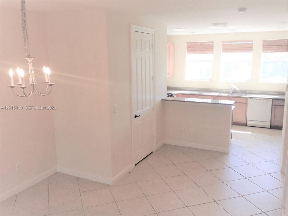 В аренду: $2,750 (3 спален, 2 ванн, 1448 Квадратных фут)