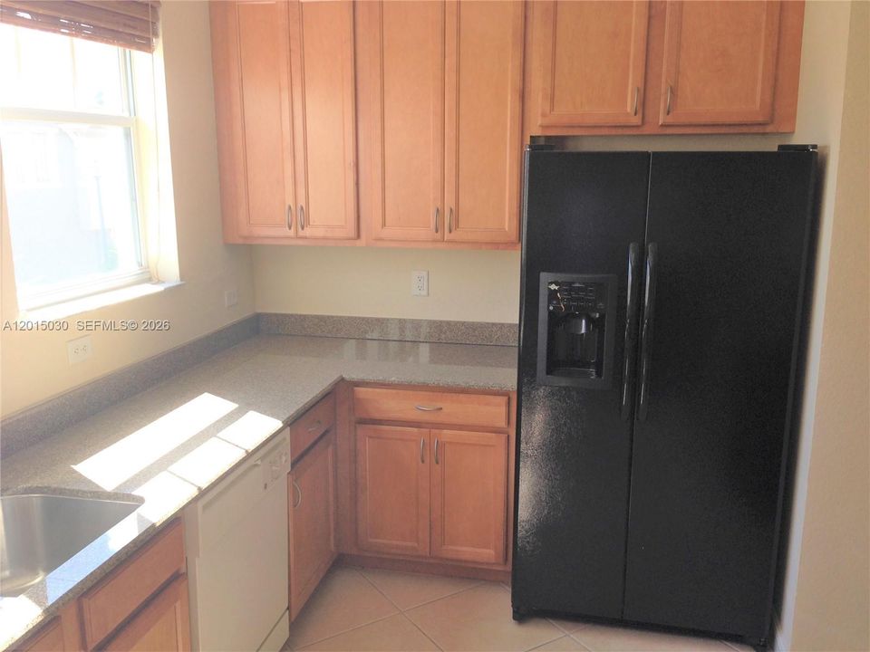 В аренду: $2,750 (3 спален, 2 ванн, 1448 Квадратных фут)