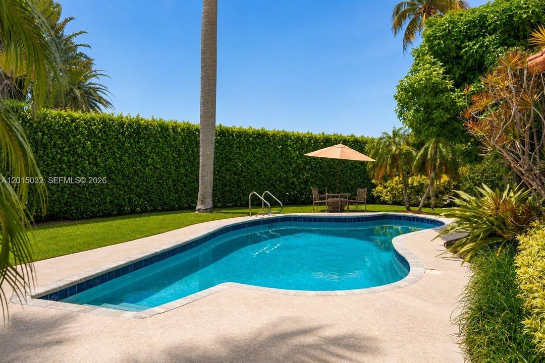 For Sale: $5,499,000 (5 beds, 4 baths, 2663 Square Feet)