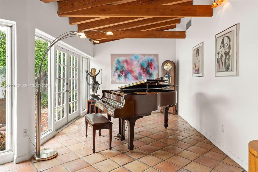 For Sale: $5,499,000 (5 beds, 4 baths, 2663 Square Feet)