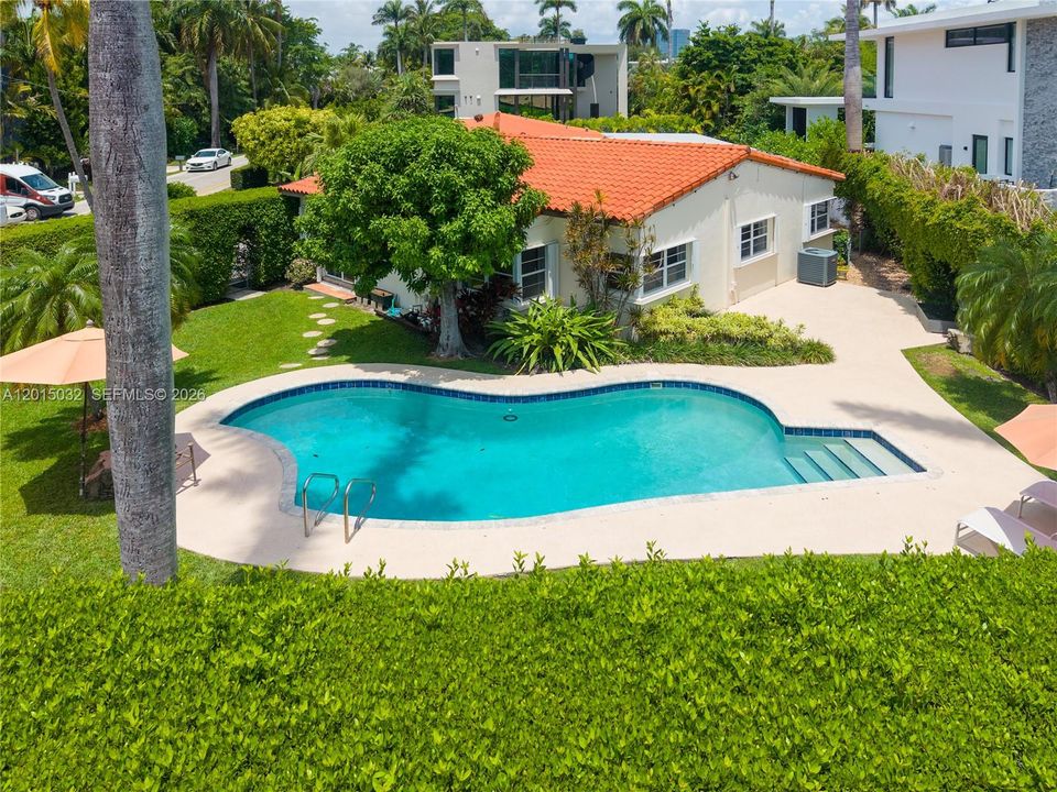 For Sale: $5,499,000 (5 beds, 4 baths, 2663 Square Feet)
