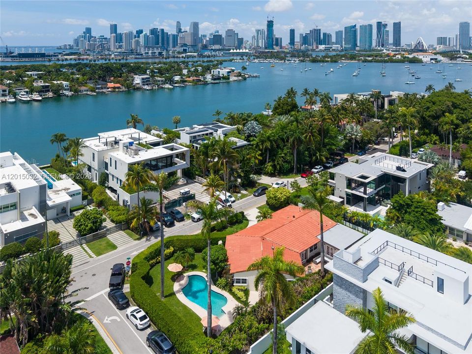 For Sale: $5,499,000 (5 beds, 4 baths, 2663 Square Feet)