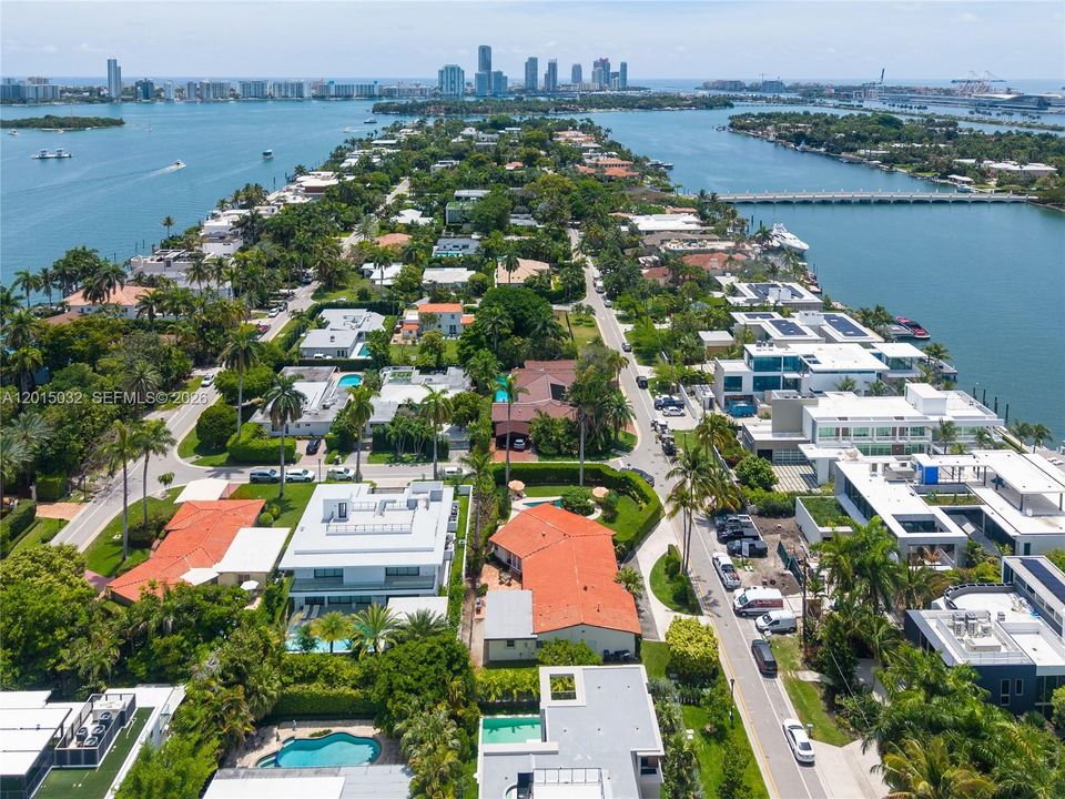 For Sale: $5,499,000 (5 beds, 4 baths, 2663 Square Feet)