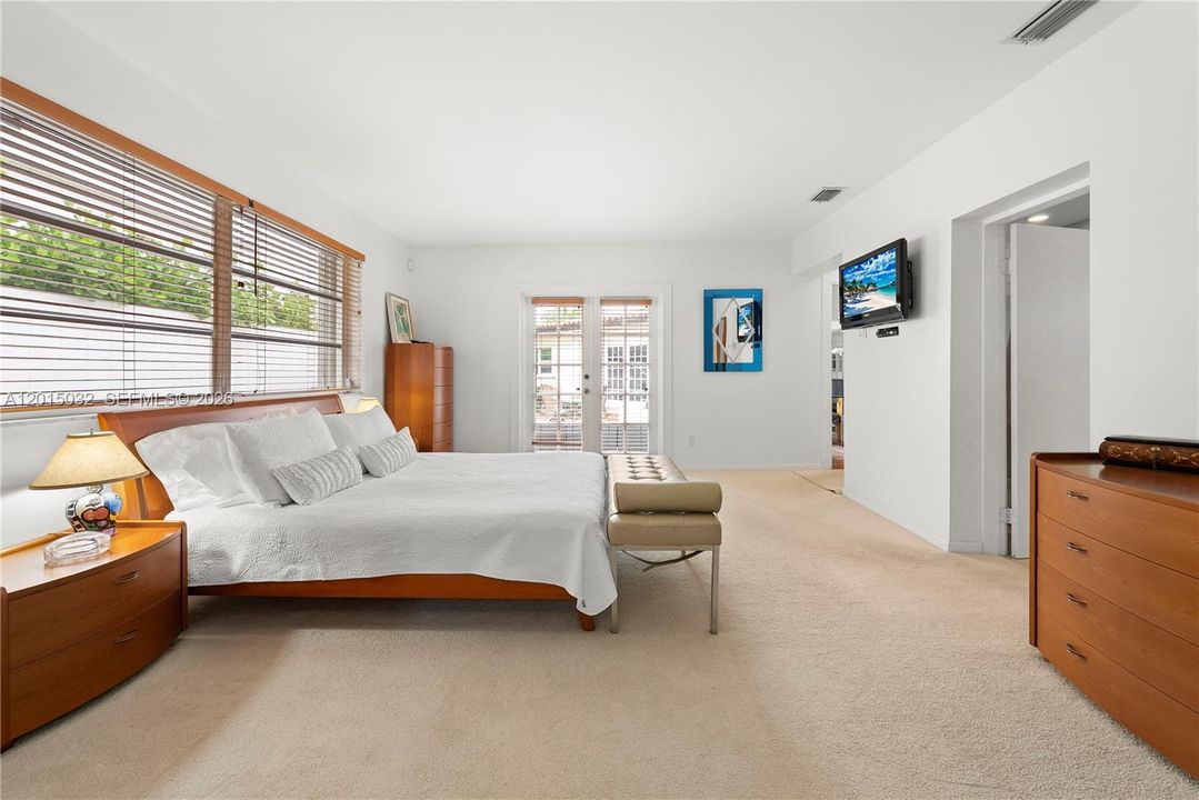 For Sale: $5,499,000 (5 beds, 4 baths, 2663 Square Feet)