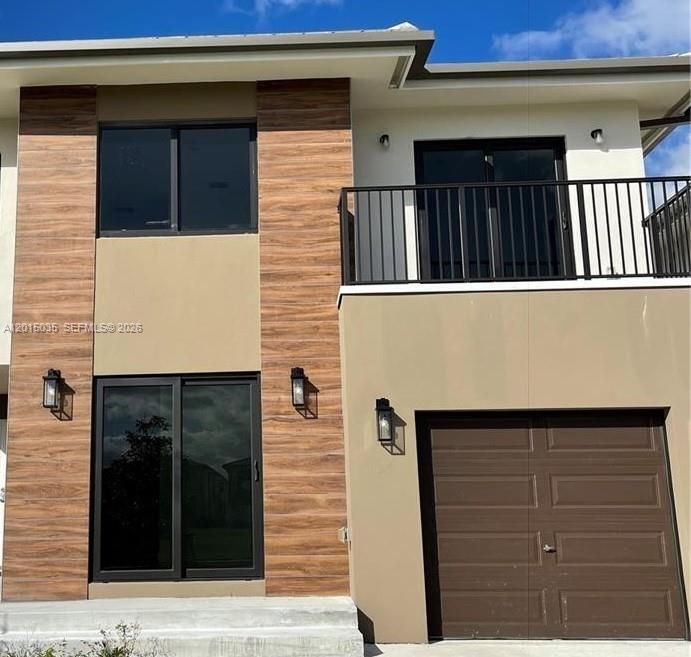 For Sale: $480,000 (5 beds, 4 baths, 1902 Square Feet)