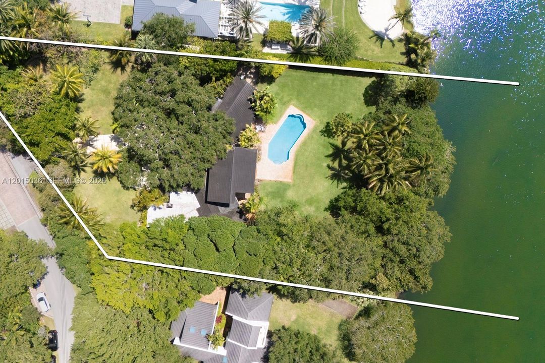 For Sale: $8,399,000 (5 beds, 4 baths, 5690 Square Feet)