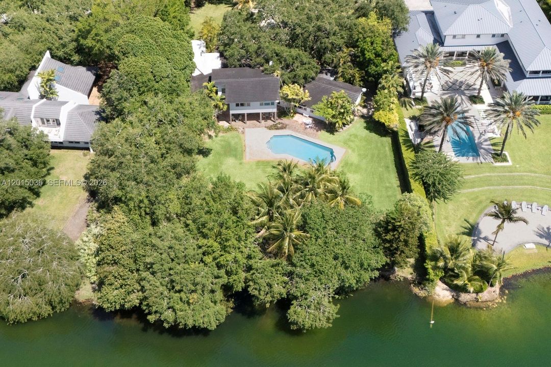 For Sale: $8,399,000 (5 beds, 4 baths, 5690 Square Feet)