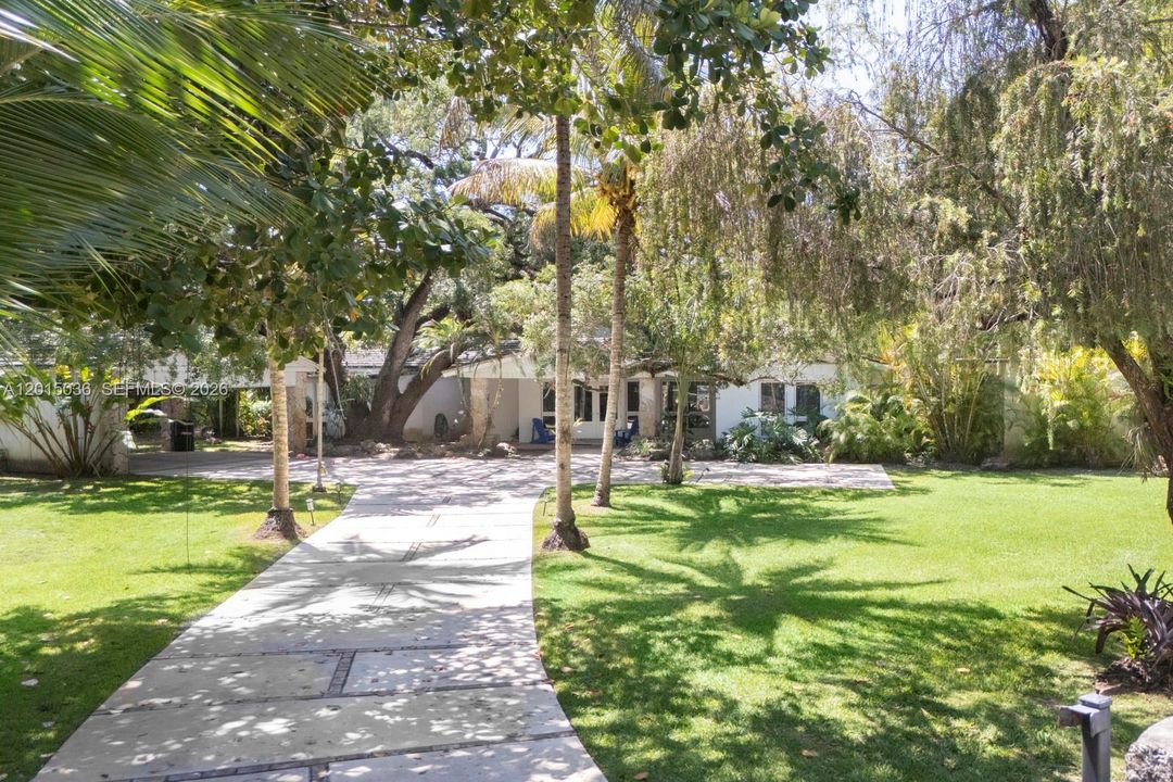 For Sale: $8,399,000 (5 beds, 4 baths, 5690 Square Feet)