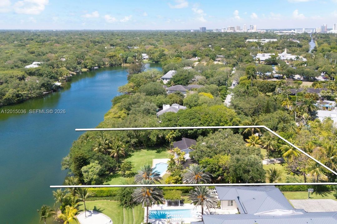 For Sale: $8,399,000 (5 beds, 4 baths, 5690 Square Feet)