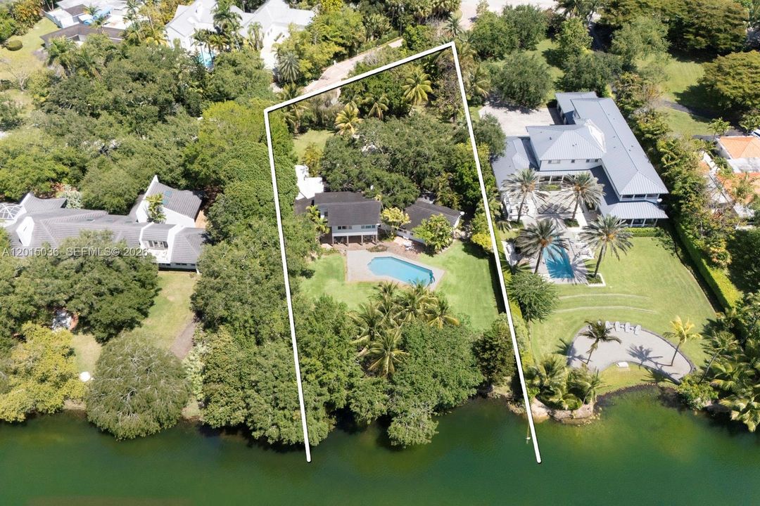 For Sale: $8,399,000 (5 beds, 4 baths, 5690 Square Feet)