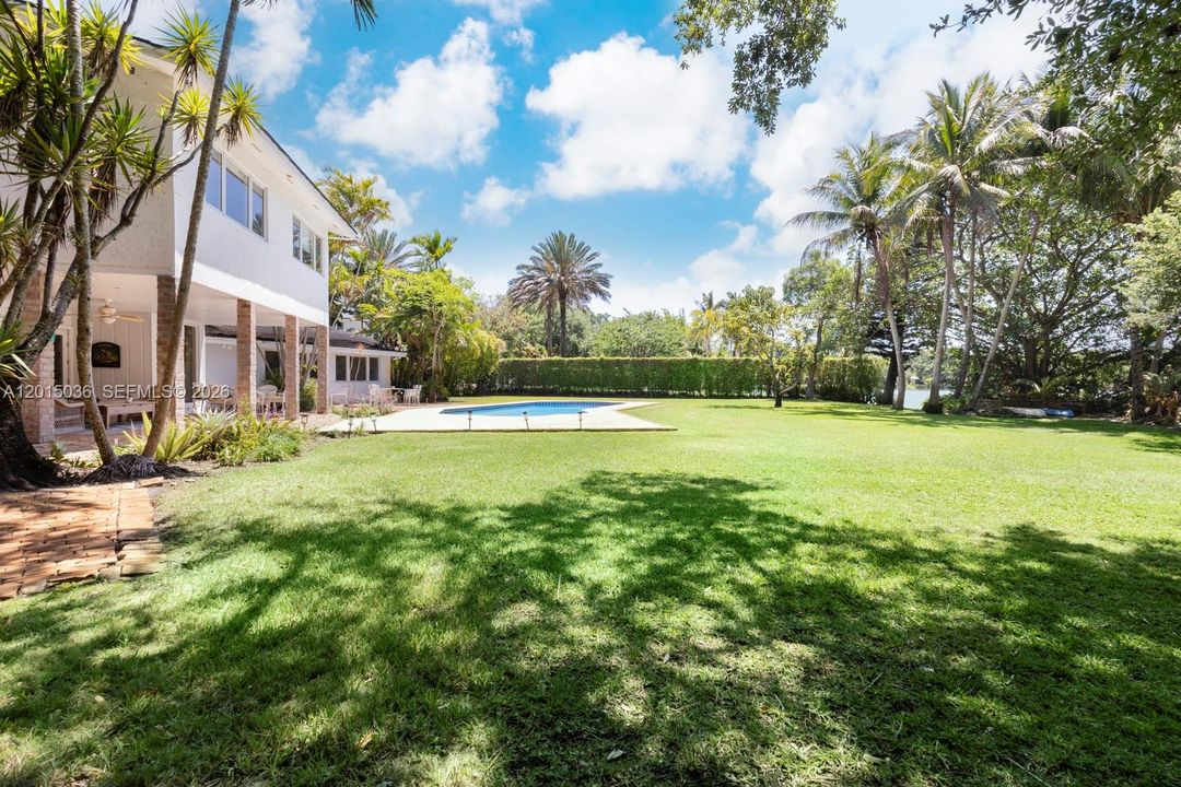 For Sale: $8,399,000 (5 beds, 4 baths, 5690 Square Feet)