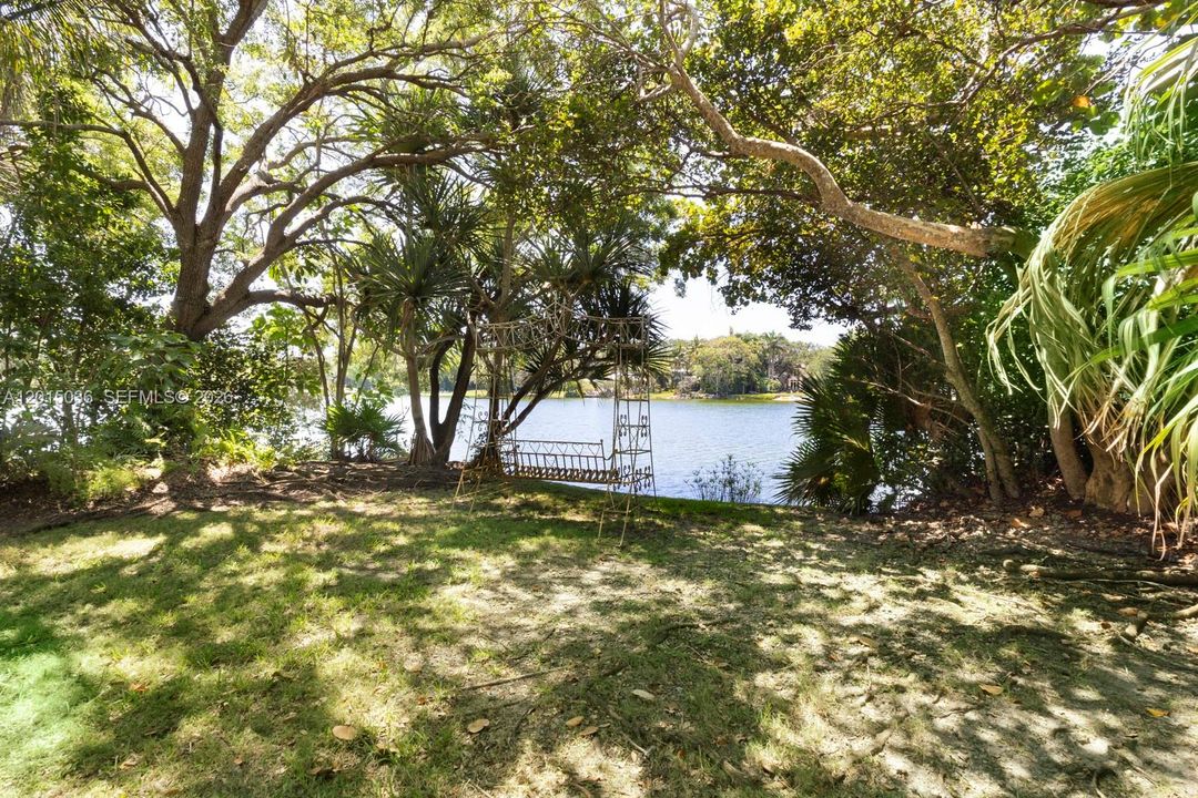 For Sale: $8,399,000 (5 beds, 4 baths, 5690 Square Feet)